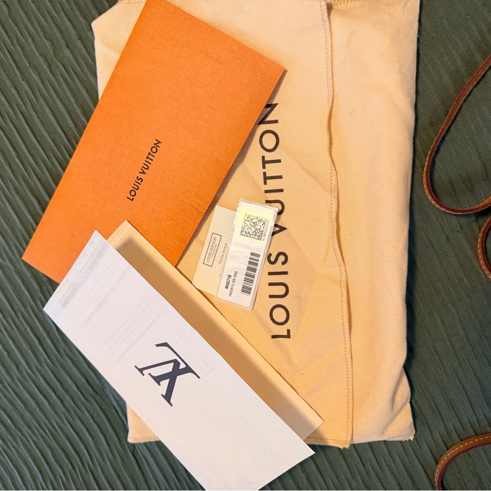 Louis Vuitton Favorite MM - Picture 3 of 10